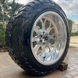 22x12 KG1 Forged W/ 35” Toyo m/t Tires 