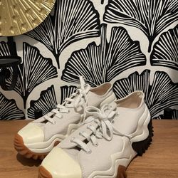 Women’s Size 10 Converse Run Star Hike Platform Shoes