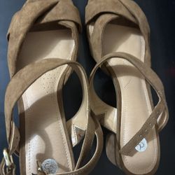 Size 8 Brown Sandles 