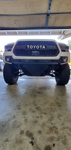 2021 Tacoma Low Profile Bumper &viper Cut Fender