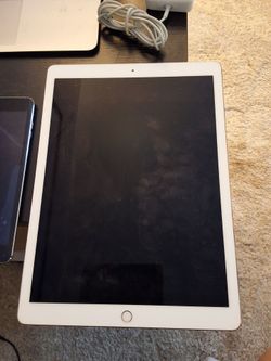 Apple - iPad Pro 12.9" (2nd Gen) A1670 WiFi