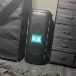 JBL partybox 710