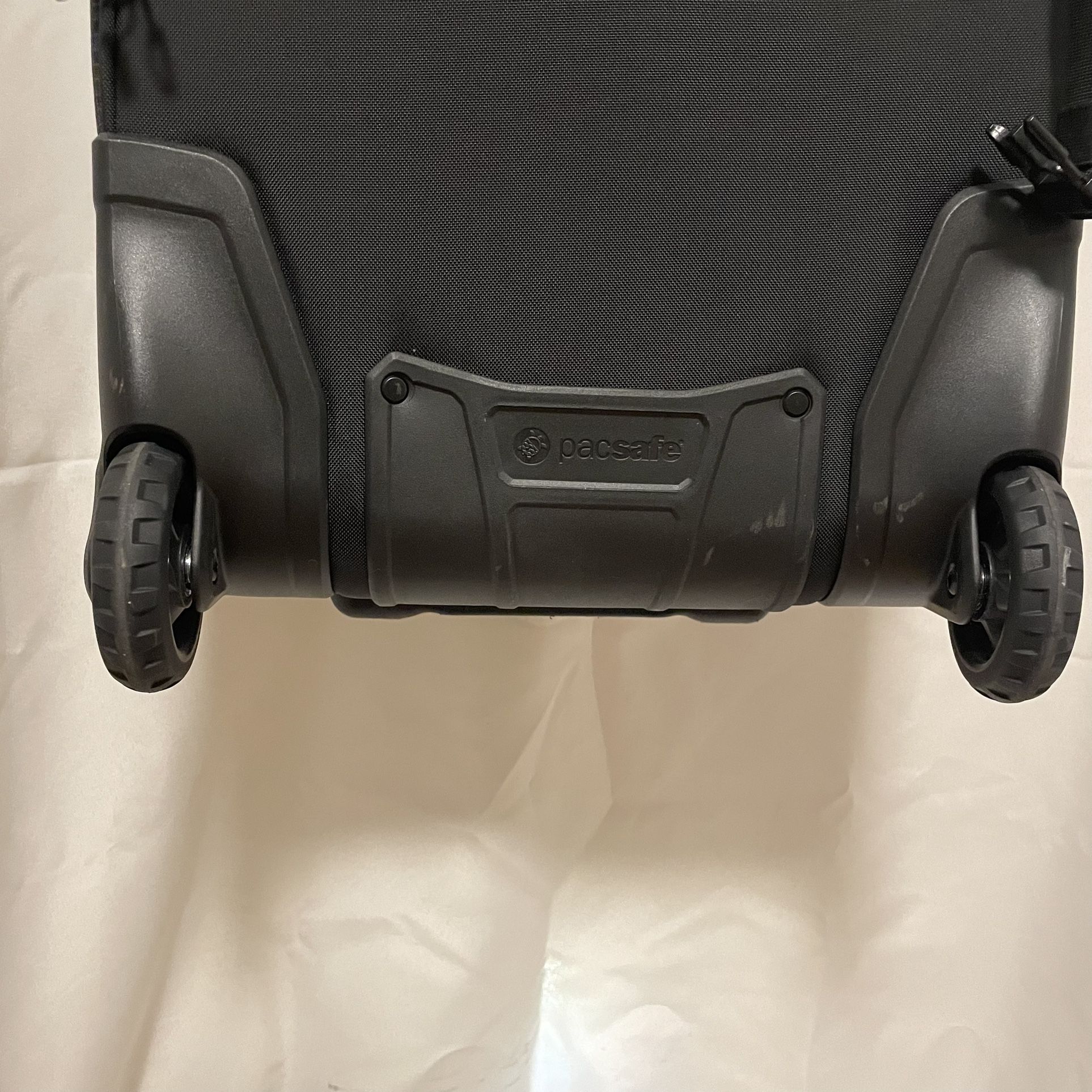 PACSAFE corsage 21 Wheeled Carry On 50105 RFID