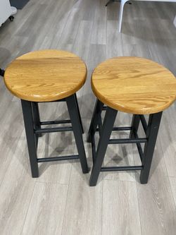 Bar Stools Solid Wood , Non Marring Rubber Feet Great Condition