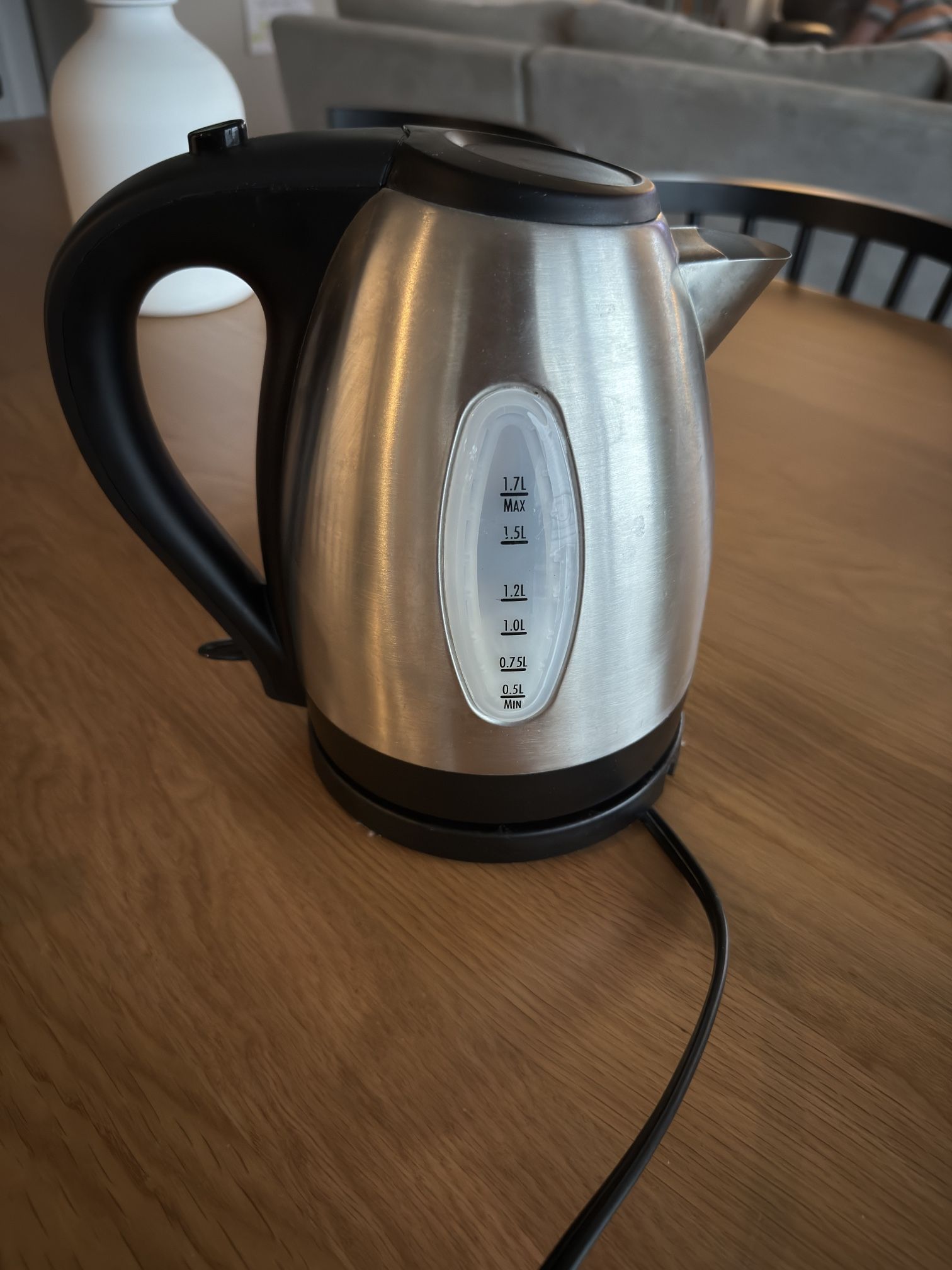 ELECTRIC KETTLE