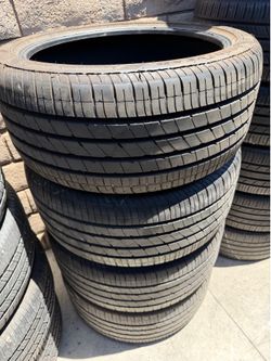 255 40 20 Goodyear I sell this Seth of tires with 80% life the 4