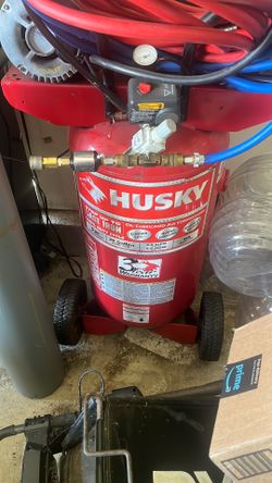 Husky 26 Gallons Air Compresor With Water Filter And Pressure Gauge 
