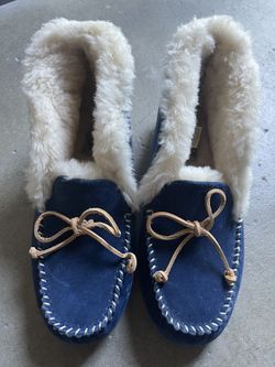 UGG Women Shoes Size 7 Like New