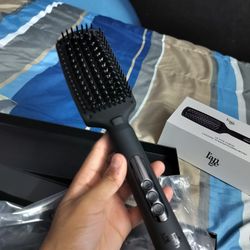 Ceramic Hair Straightening Brush: Straightener: BRAND NEW: Retail $80