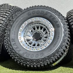 Set of 5 NEW 17” Jeep Wrangler Rubicon Wheels 5x127 Rims JL 35” Tires Gladiator Sahara 4xe Willys 392