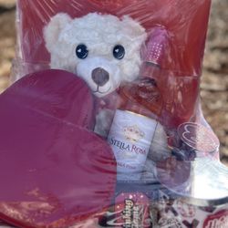 Valentine’s Day Basket 