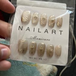 nails