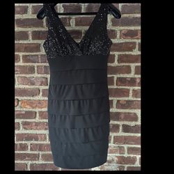 B Darlin Size 11/12 Black Halter Dress Sequin Design Elegant cocktail midi sexy