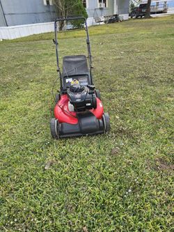 Yard Machine 21" Self-propelled Lawn Mower 