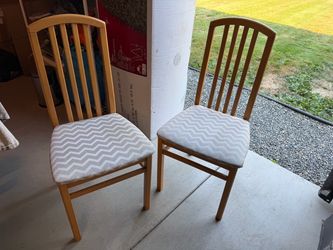 Free wood chairs , 4 avaliable