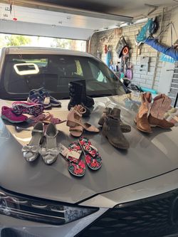 Girls shoes size 2&3 (youth)