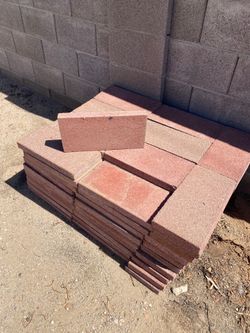 100  2x8x16 Concrete Pavers  / Wall Caps