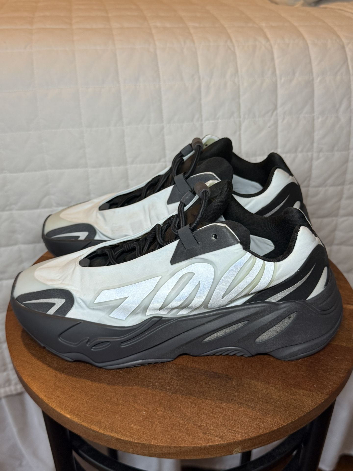 Adidas Yeezy 700 SZ 5.5