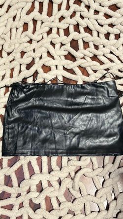 leather skirt