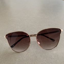 NEW TOMMY HILFIGER SUNGLASSES