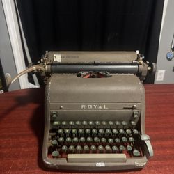 Royal HH Typewriter HHE(contact info removed) Steel Construction 1952 Vintage Untested 