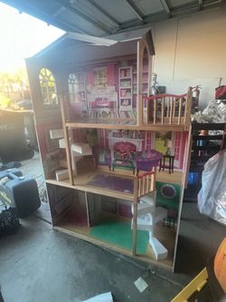 Huge 55in dollhouse