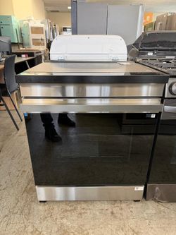 Samsung Bespoke 30-in 4 burners 6.3-cu ft , Slide-In Single Induction Range ( Stainless steel ) Model #NSI6DG9100SR