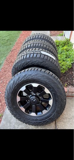 Dodge Ram 2500 and 3500 wheels new tires