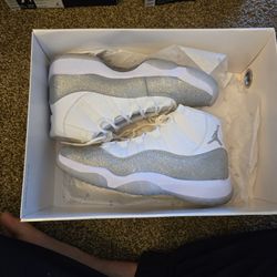 Hardly Worn Wmns Air Jordan 11 Retro