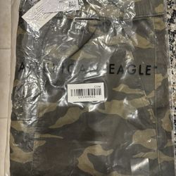 American Eagle Camo Low Rise Stretch Pants - Women’s