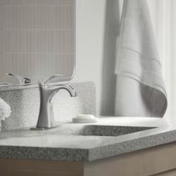 KOHLER Maxton 4 inch centerset 1-Handle Bathroom Faucet with Drain and Deck Plate
