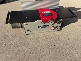 Cutech Benchtop Jointer- with helical cutter head