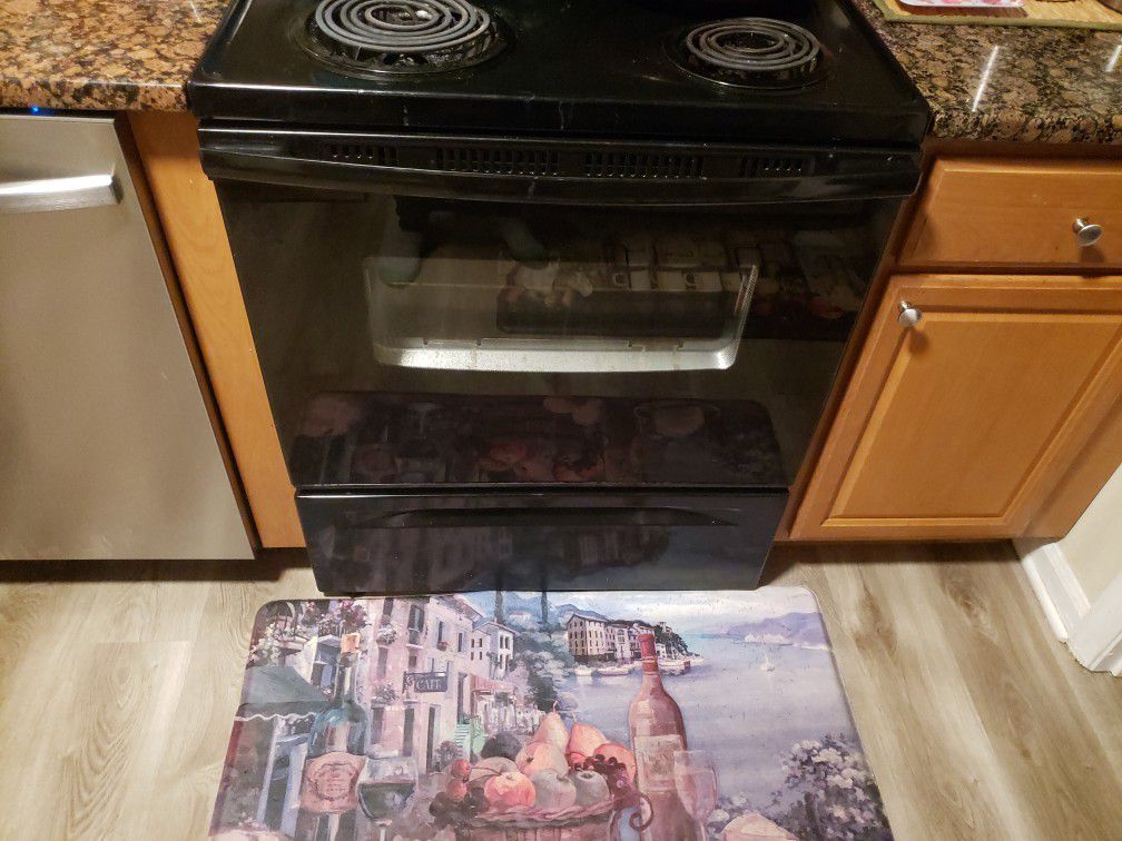 Whirlpool Electric Stove With Oven