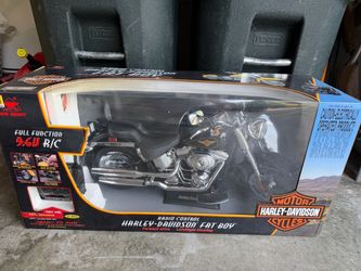 New Vintage XL Bright Harley-Davidson Fat Boy Radio Control Motorcycle 1:6 Scale. Full function 9.6V