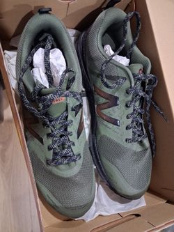 lot of shoes Nike New balance red, green, black sneakers