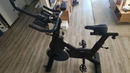 MYXFITNESS Indoor Cycling Spin Bike