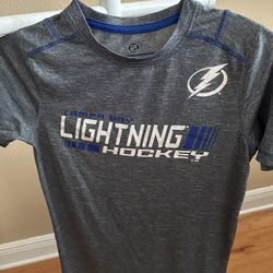 Men’s Small Tampa Bay Lightning Hockey Shirt 