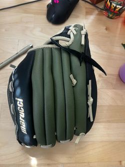 Marucci Baseball Gloves