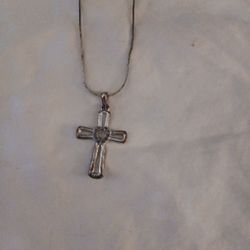 Necklace With Cross Pendent