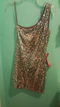 Beautiful Silver Dress...size med womens...Brand New!..strecthy cloth