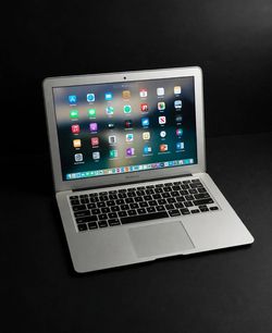 Apple MacBook Air 13” i5/8GB/256GB SSD $180