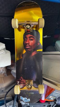Primitive x Tupac Shakur Complete Skateboard – Gold Edition