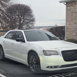 Chrysler 300 S AWD 15000$