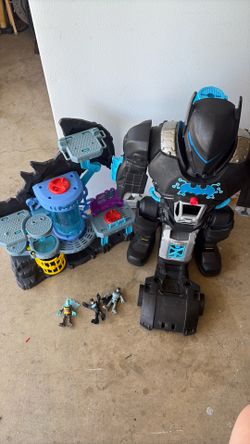 Imaginex Batman Caves plus 2 Batman figures
