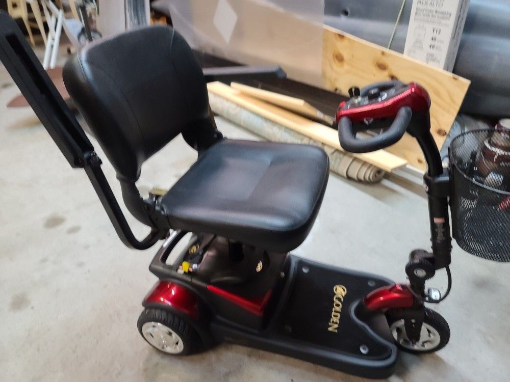 GOLDEN TECH MOBILITY SCOOTER