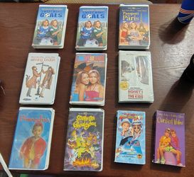 Lot of 19 VHS tapes