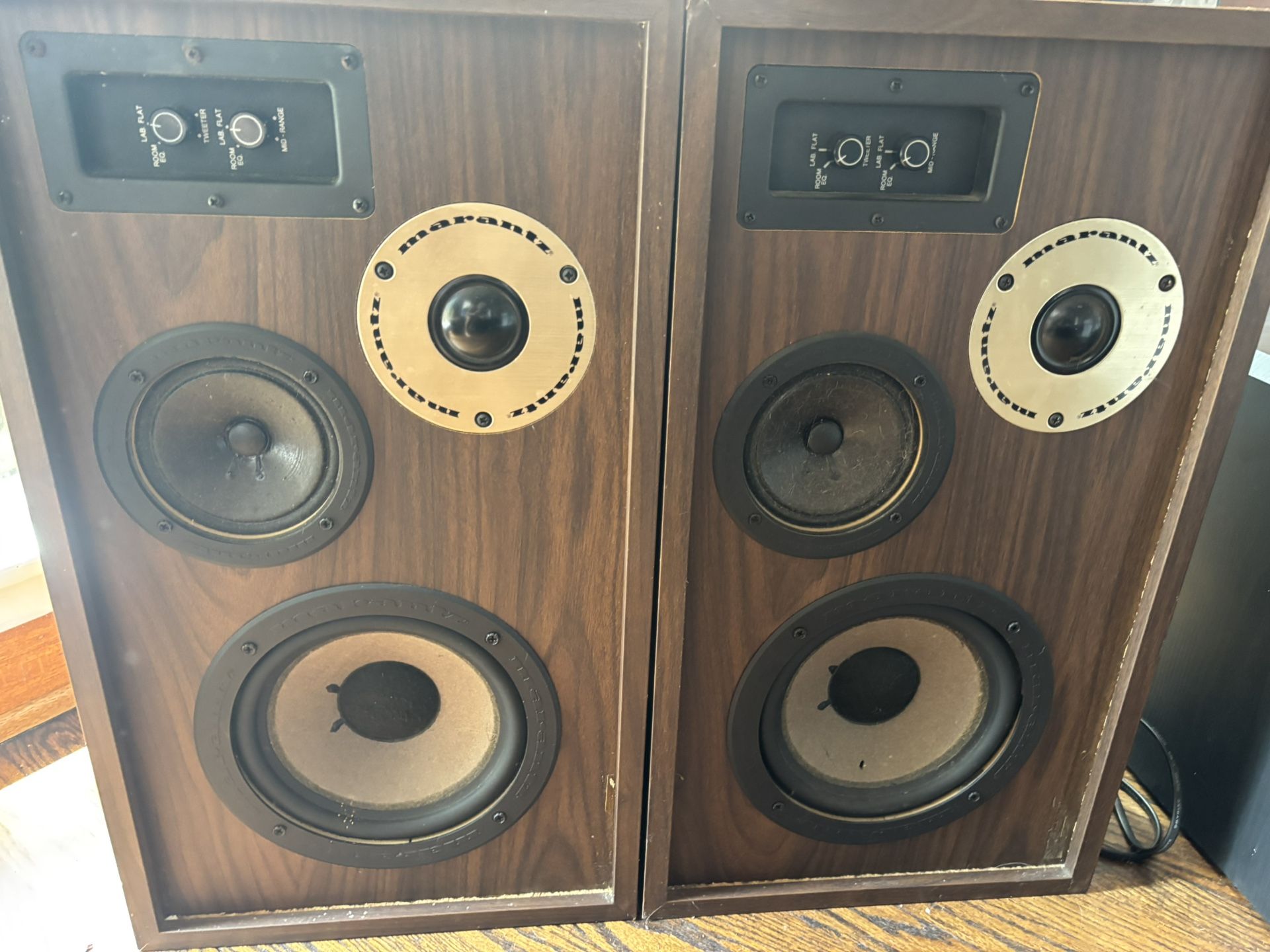 Vintage Stereo Equipment: Pair Of Marantz HD-55 Speakers