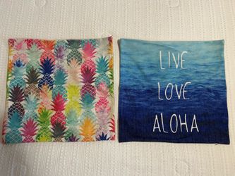 Set Of 2 Tropical Pillow Covers/Like New/16 x 16