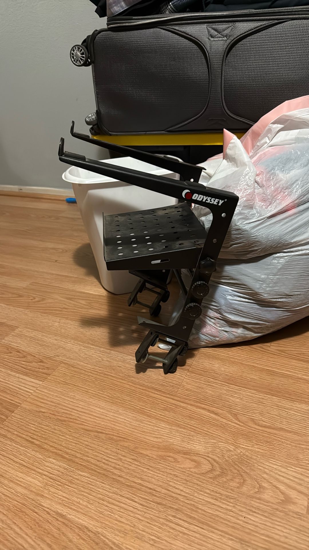 Odyssey Laptop Stand L Tray Combo