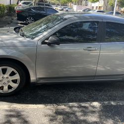 Dodge Avenger Gris 2014